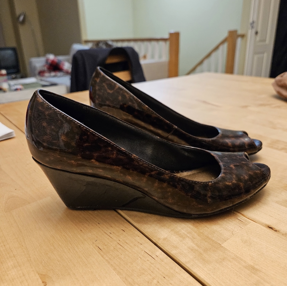 Predictions Tortoiseshell Wedges in 8